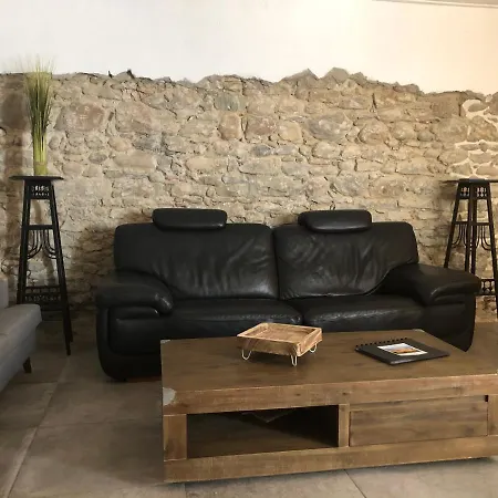 בית נופש Cote Remparts קרקסון